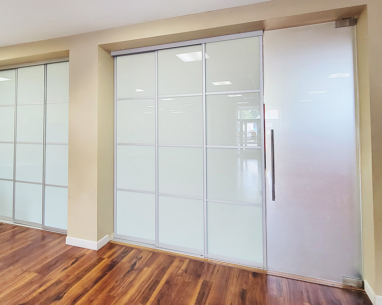 Chicago Glass Commercial Sliding Raumplus Systems
